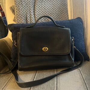 Vintage Coach court 9870 bag